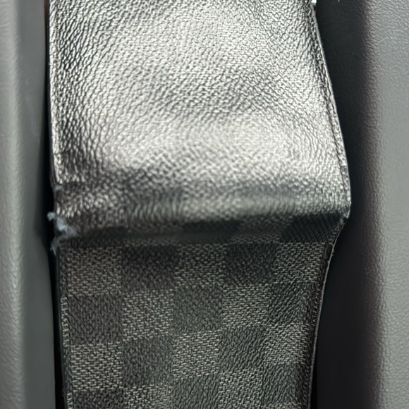 Men’s Louis Vuitton wallet - Picture 4 of 4